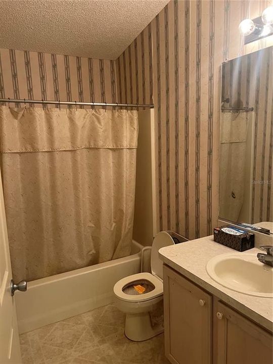 На продажу: $199,999 (2 спален, 2 ванн, 1163 Квадратных фут)