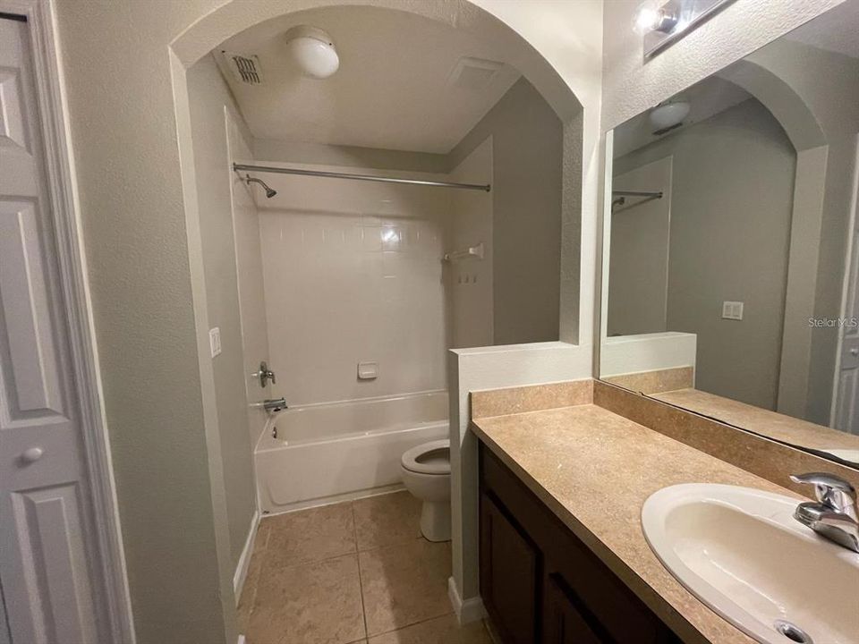 For Sale: $358,900 (5 beds, 2 baths, 1900 Square Feet)