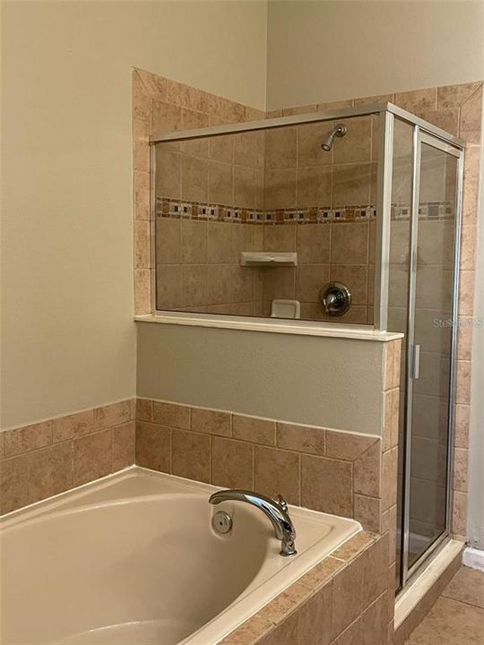For Sale: $358,900 (5 beds, 2 baths, 1900 Square Feet)