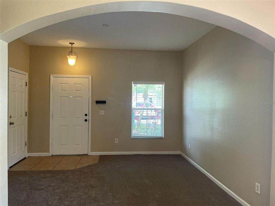 For Sale: $358,900 (5 beds, 2 baths, 1900 Square Feet)