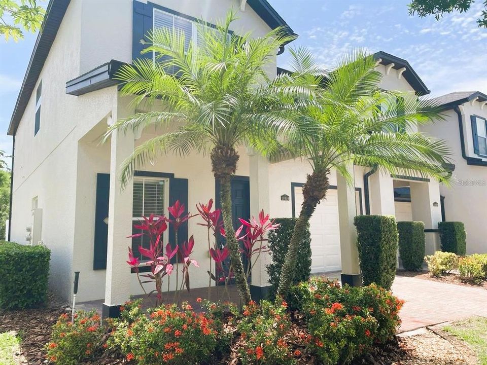 For Sale: $358,900 (5 beds, 2 baths, 1900 Square Feet)