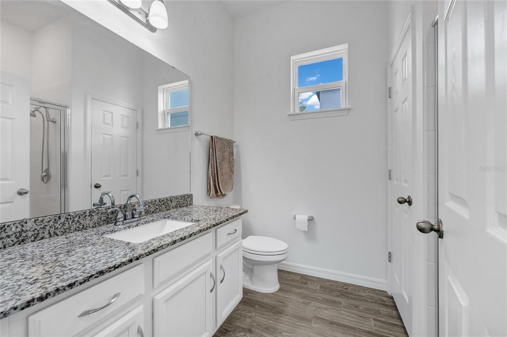 For Sale: $950,000 (5 beds, 4 baths, 4043 Square Feet)