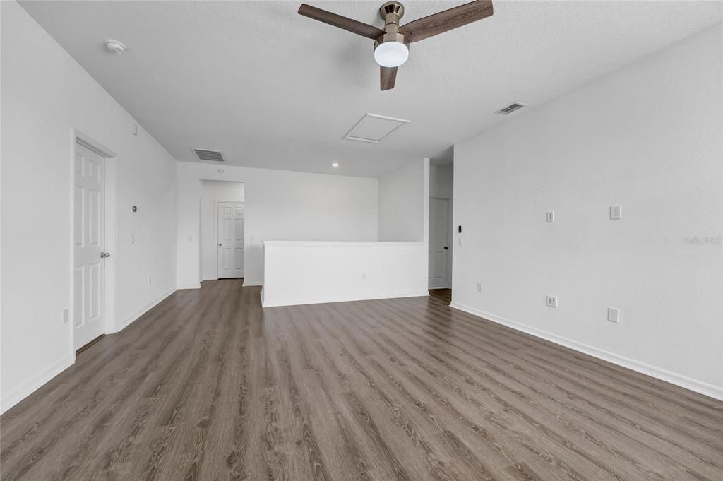 For Sale: $950,000 (5 beds, 4 baths, 4043 Square Feet)