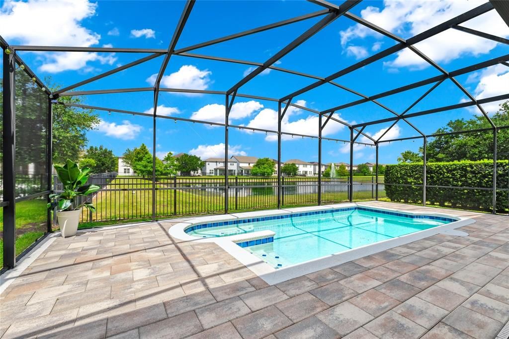 For Sale: $950,000 (5 beds, 4 baths, 4043 Square Feet)
