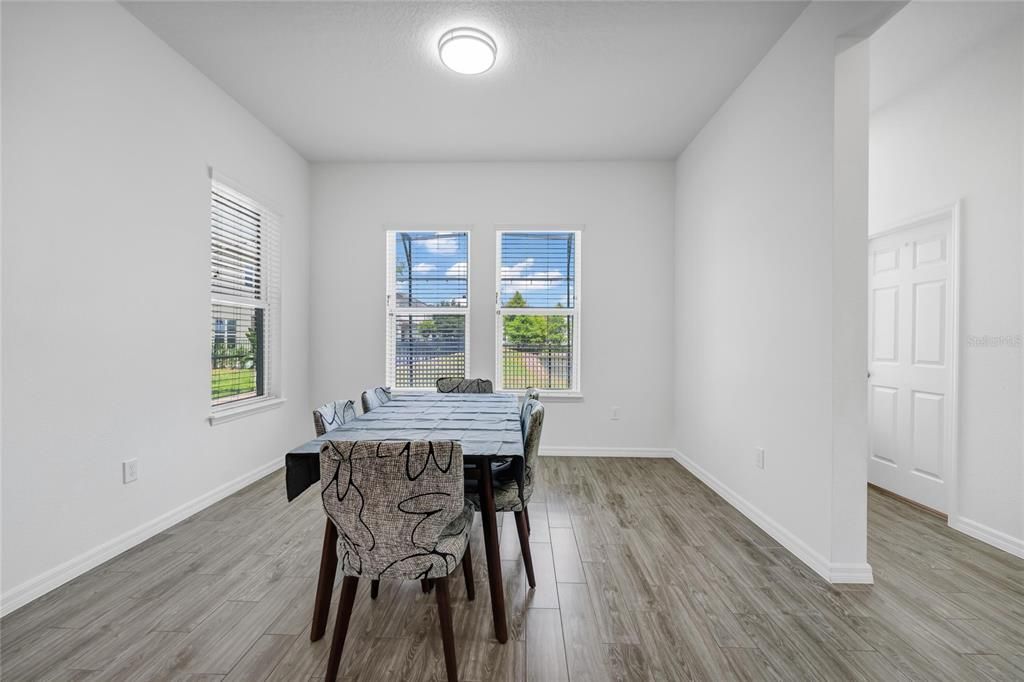 For Sale: $950,000 (5 beds, 4 baths, 4043 Square Feet)