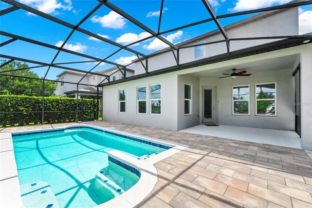 For Sale: $950,000 (5 beds, 4 baths, 4043 Square Feet)