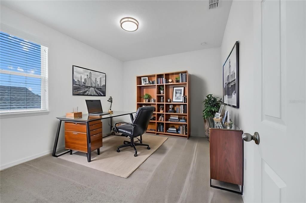 For Sale: $950,000 (5 beds, 4 baths, 4043 Square Feet)