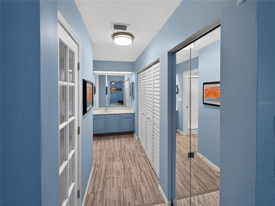 На продажу: $248,000 (2 спален, 2 ванн, 1370 Квадратных фут)