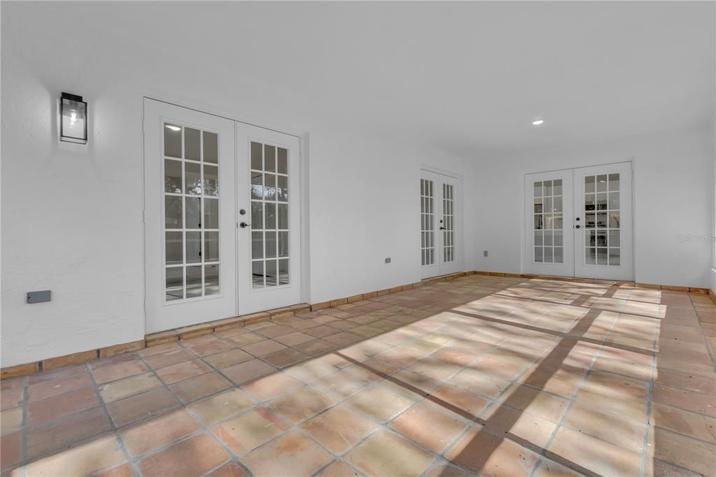 En Venta: $350,000 (3 camas, 2 baños, 1910 Pies cuadrados)