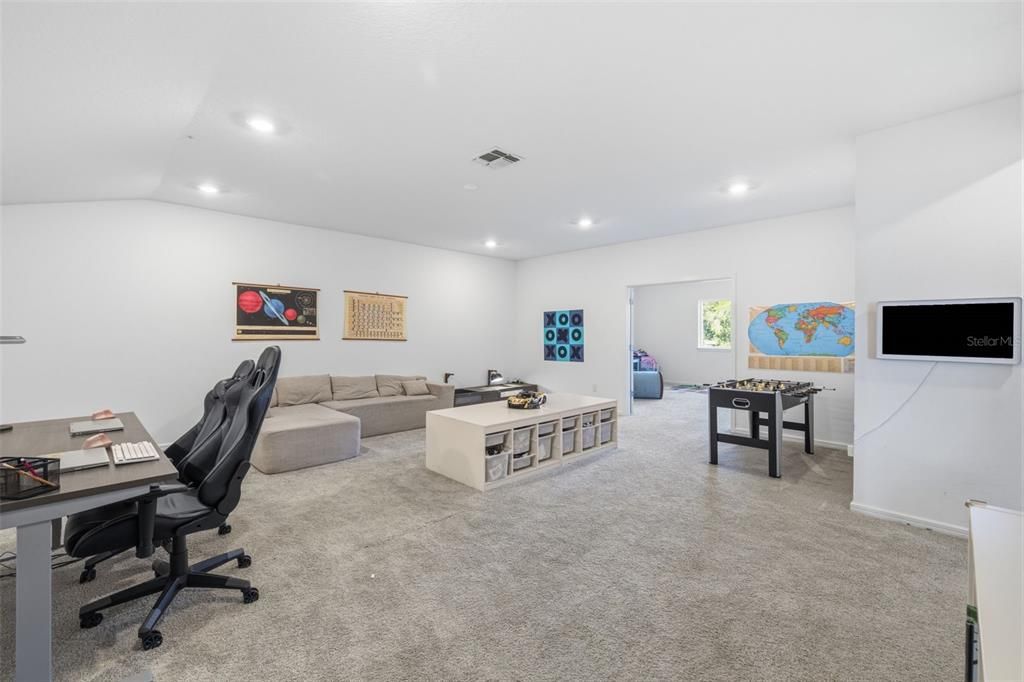 For Sale: $599,900 (5 beds, 4 baths, 4216 Square Feet)