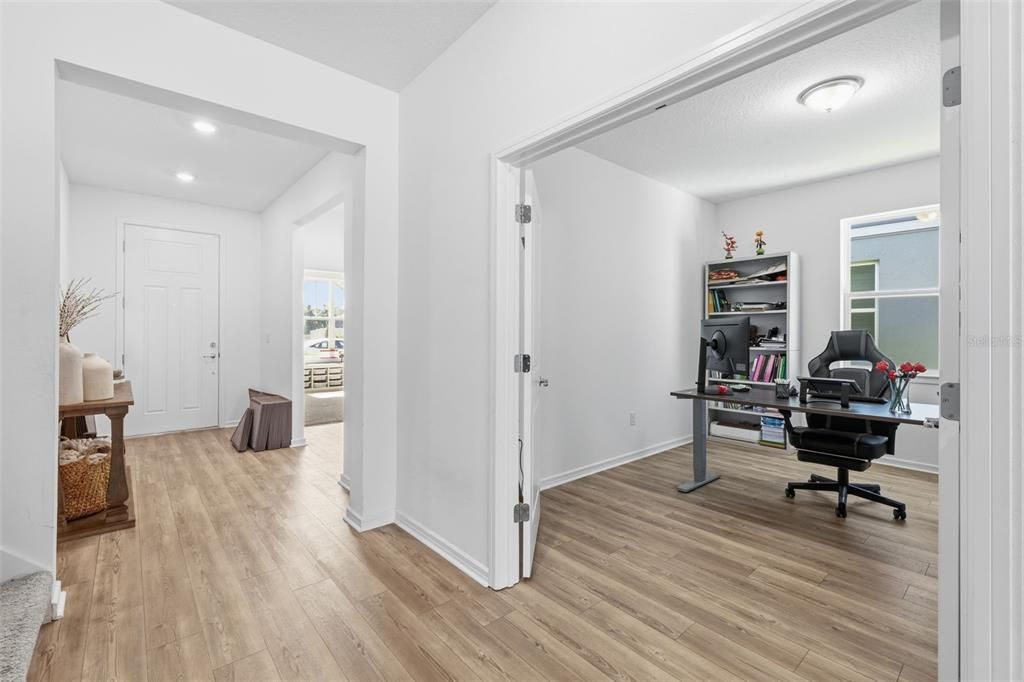 For Sale: $599,900 (5 beds, 4 baths, 4216 Square Feet)
