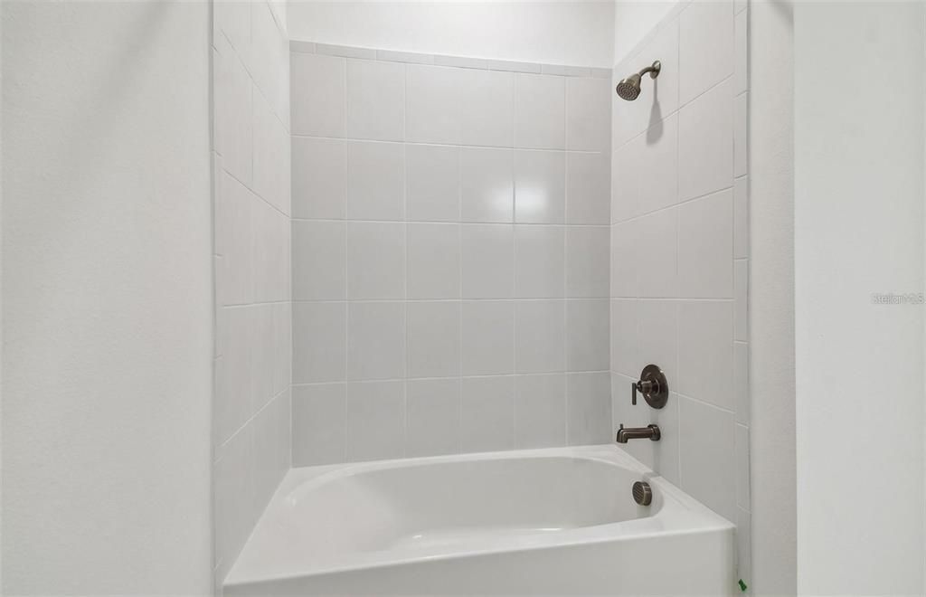 For Sale: $599,900 (5 beds, 4 baths, 4216 Square Feet)