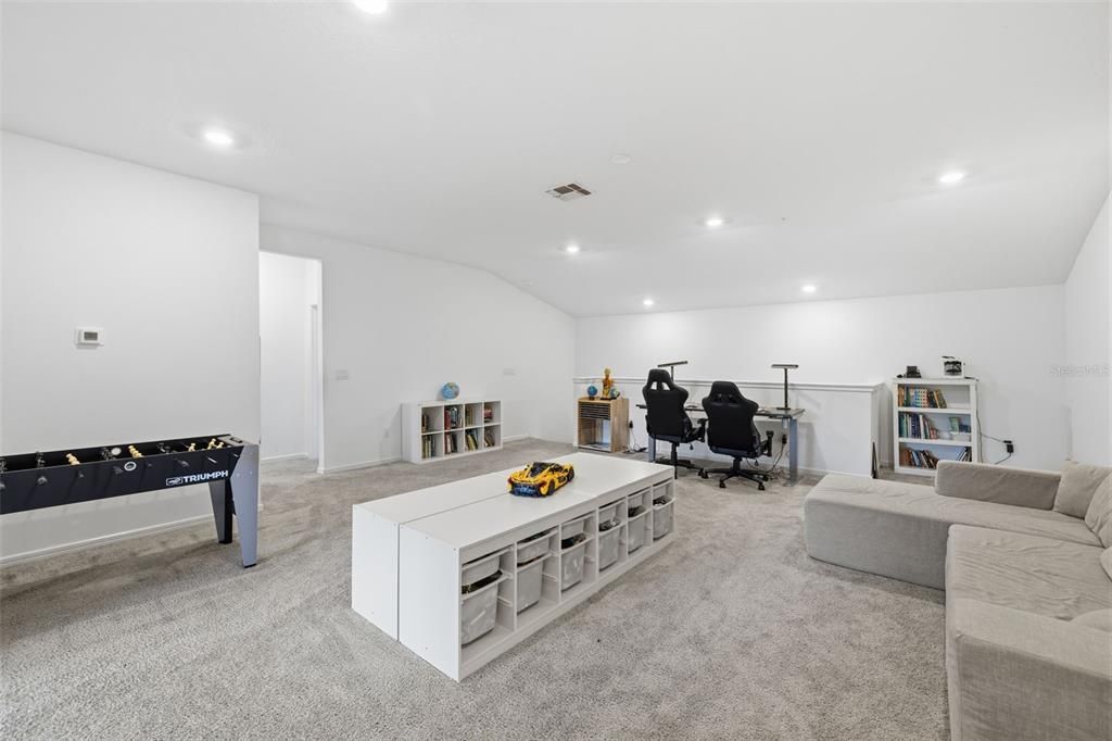 For Sale: $599,900 (5 beds, 4 baths, 4216 Square Feet)