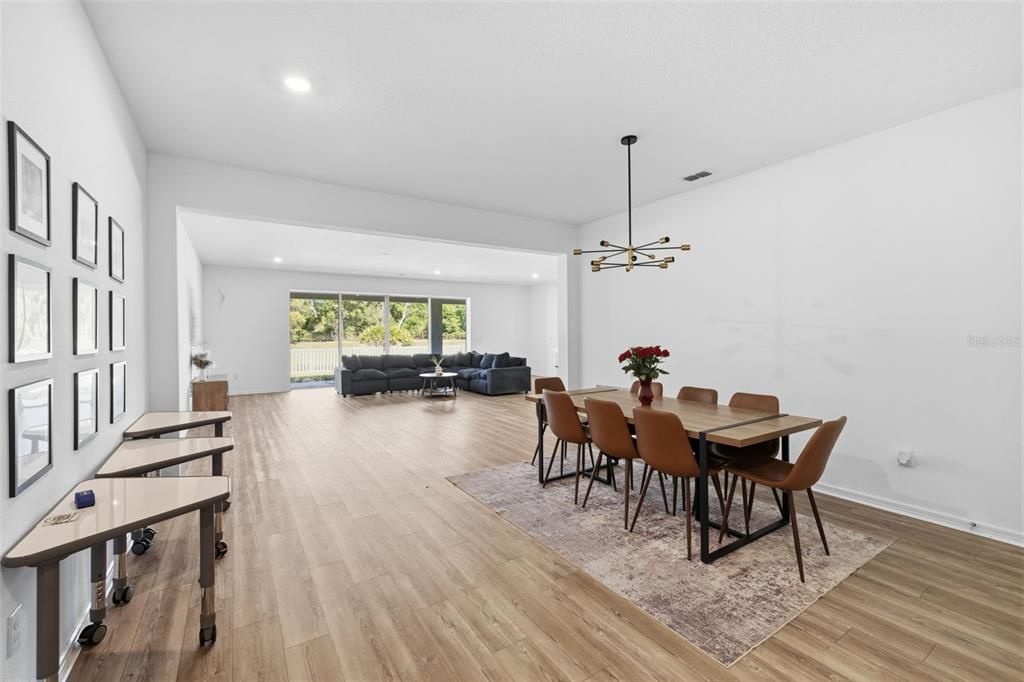 For Sale: $599,900 (5 beds, 4 baths, 4216 Square Feet)