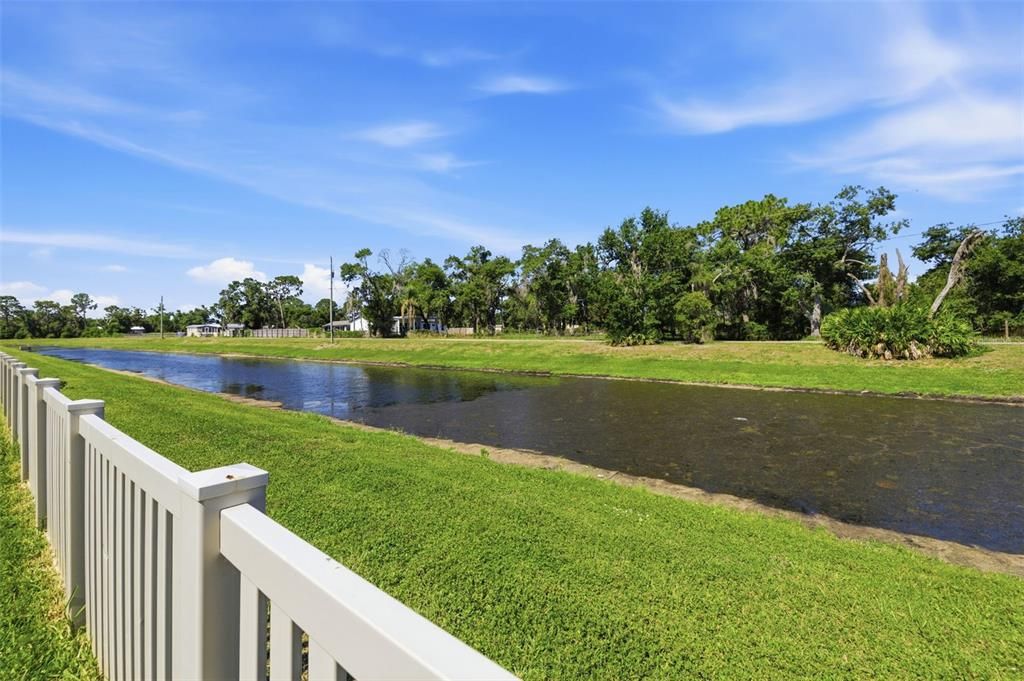 For Sale: $599,900 (5 beds, 4 baths, 4216 Square Feet)