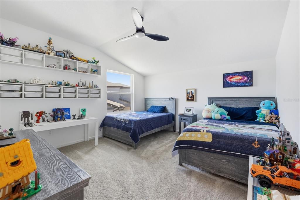 For Sale: $599,900 (5 beds, 4 baths, 4216 Square Feet)