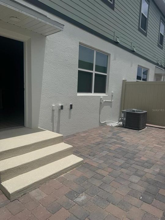 For Rent: $2,550 (3 beds, 2 baths, 1712 Square Feet)