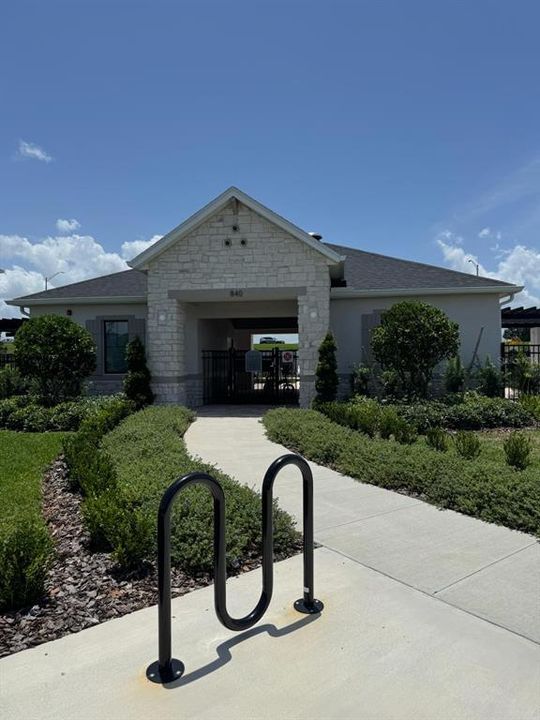 For Rent: $2,550 (3 beds, 2 baths, 1712 Square Feet)
