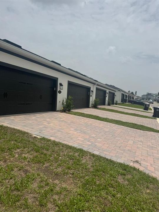 For Rent: $2,550 (3 beds, 2 baths, 1712 Square Feet)