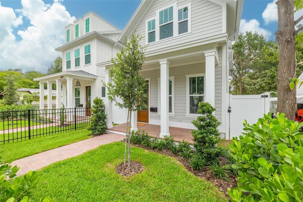 На продажу: $829,900 (3 спален, 2 ванн, 1826 Квадратных фут)