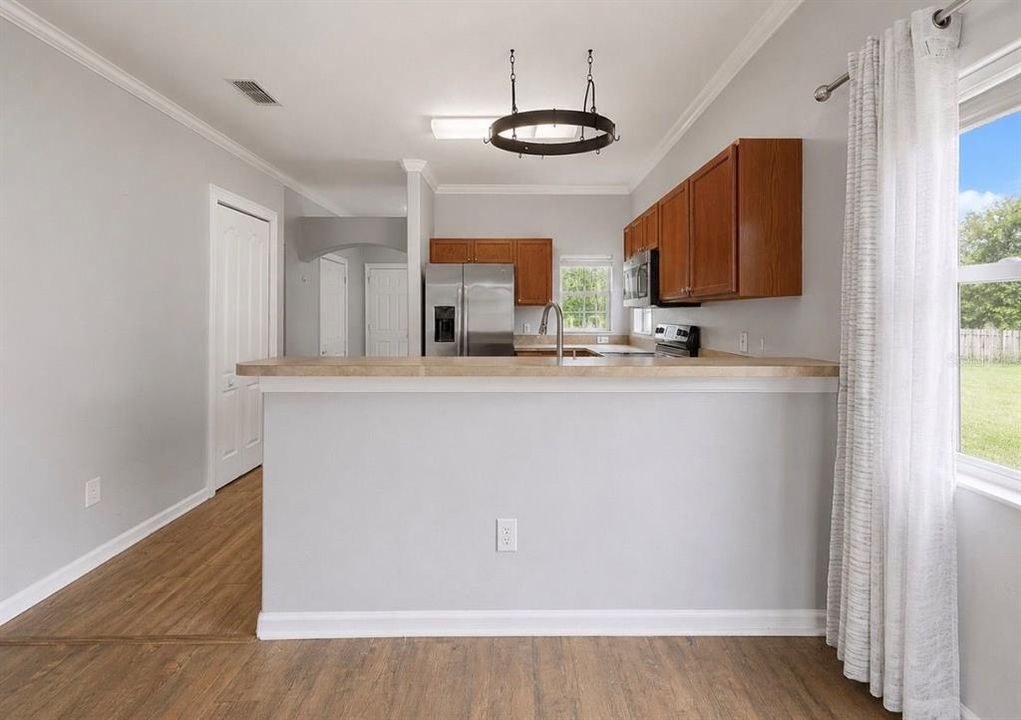 En Venta: $295,000 (3 camas, 2 baños, 1195 Pies cuadrados)