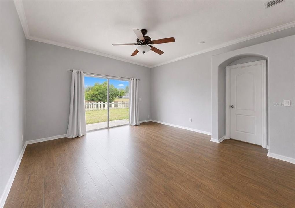 En Venta: $295,000 (3 camas, 2 baños, 1195 Pies cuadrados)