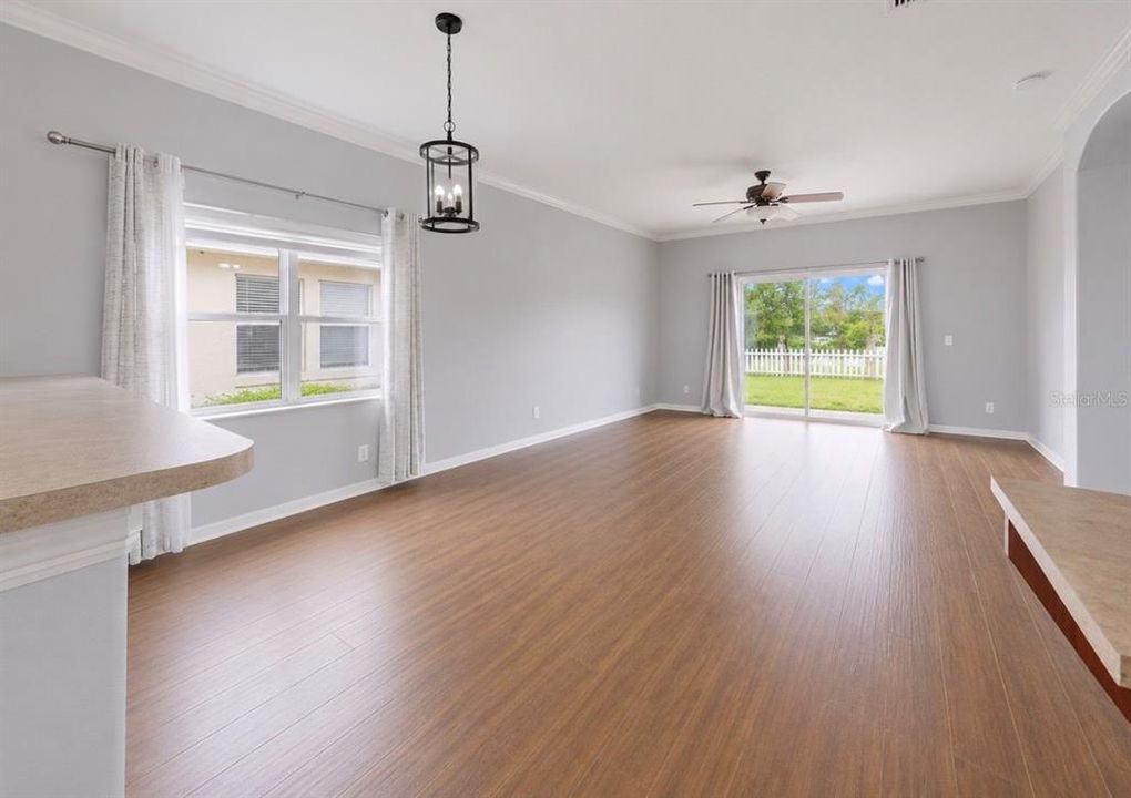 En Venta: $295,000 (3 camas, 2 baños, 1195 Pies cuadrados)
