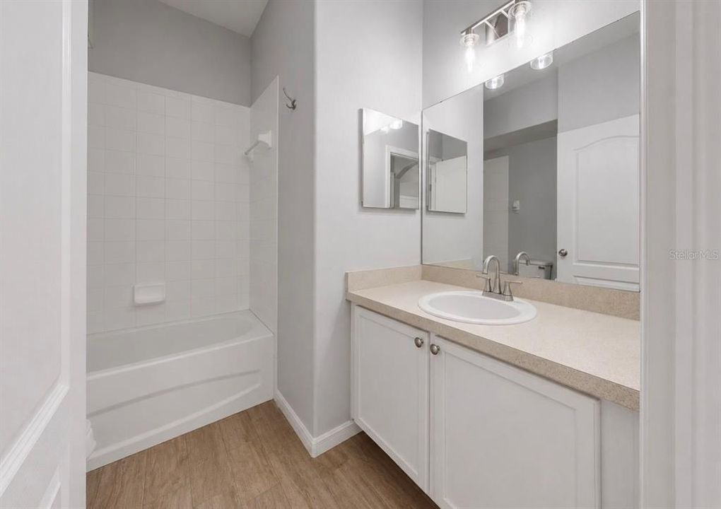 En Venta: $295,000 (3 camas, 2 baños, 1195 Pies cuadrados)