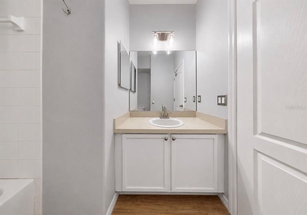 En Venta: $295,000 (3 camas, 2 baños, 1195 Pies cuadrados)