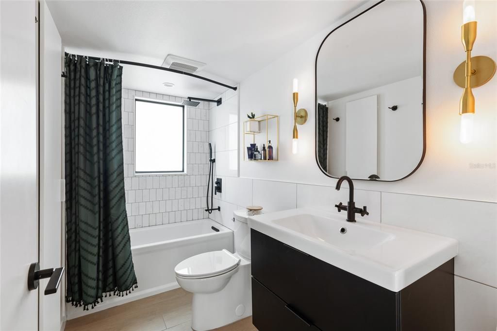 For Sale: $770,000 (3 beds, 2 baths, 2117 Square Feet)