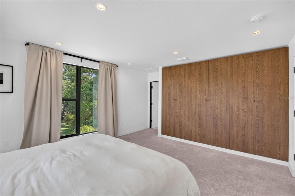 For Sale: $770,000 (3 beds, 2 baths, 2117 Square Feet)
