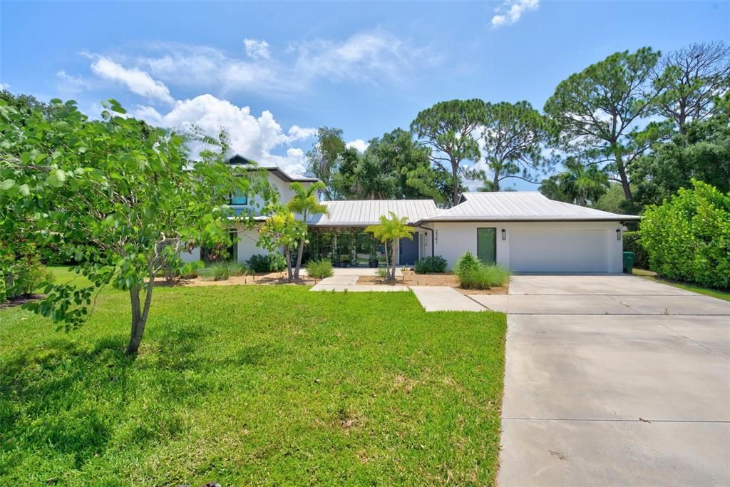 For Sale: $770,000 (3 beds, 2 baths, 2117 Square Feet)