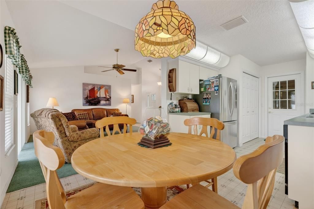 For Sale: $220,000 (3 beds, 2 baths, 1256 Square Feet)