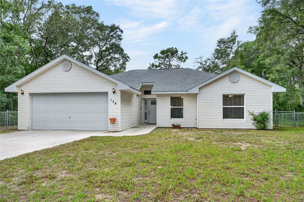 For Sale: $220,000 (3 beds, 2 baths, 1256 Square Feet)