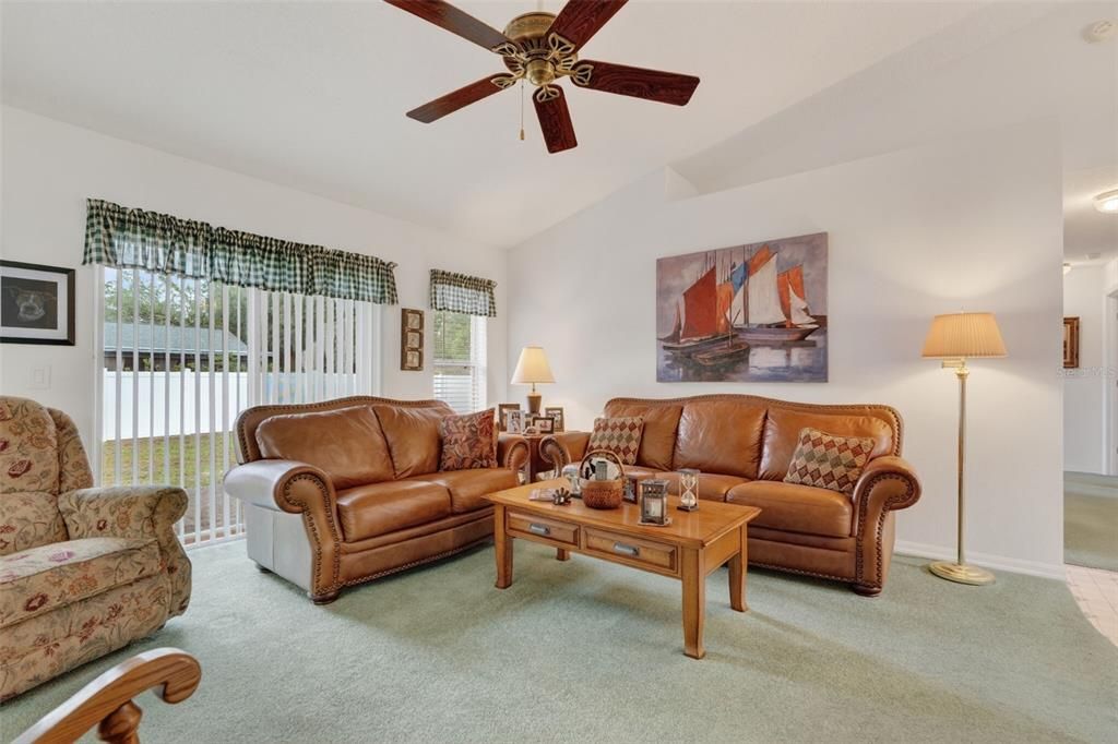 For Sale: $220,000 (3 beds, 2 baths, 1256 Square Feet)
