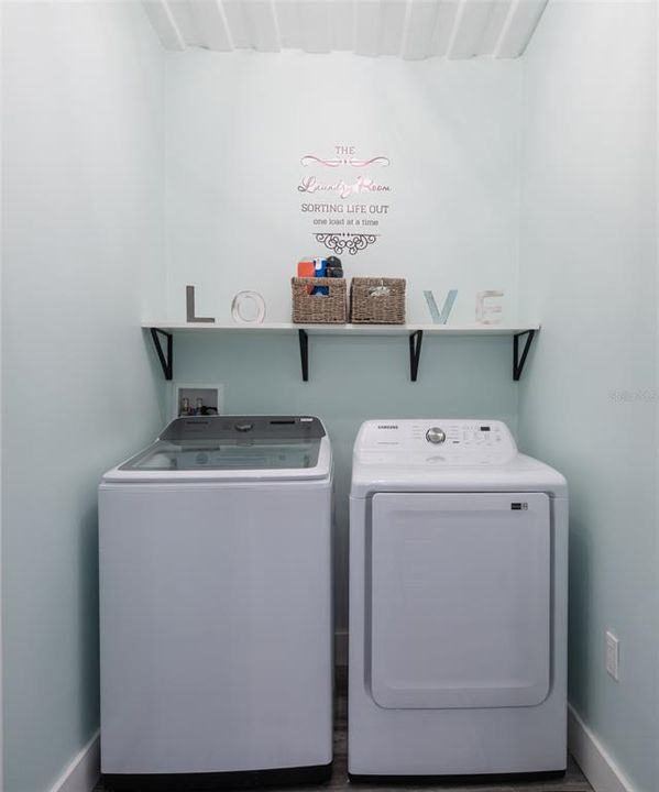 For Sale: $399,000 (3 beds, 2 baths, 1456 Square Feet)