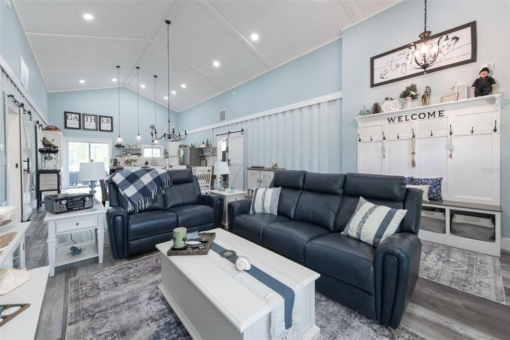 For Sale: $399,000 (3 beds, 2 baths, 1456 Square Feet)