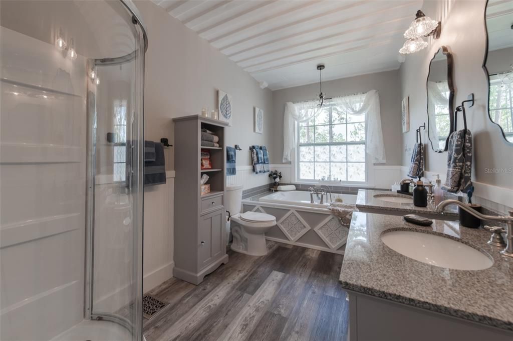 For Sale: $399,000 (3 beds, 2 baths, 1456 Square Feet)
