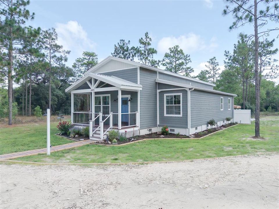 For Sale: $399,000 (3 beds, 2 baths, 1456 Square Feet)