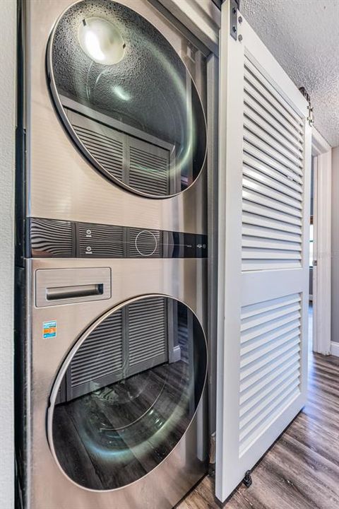 На продажу: $154,900 (2 спален, 2 ванн, 1050 Квадратных фут)