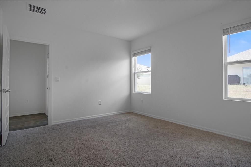 For Rent: $1,895 (3 beds, 2 baths, 1292 Square Feet)