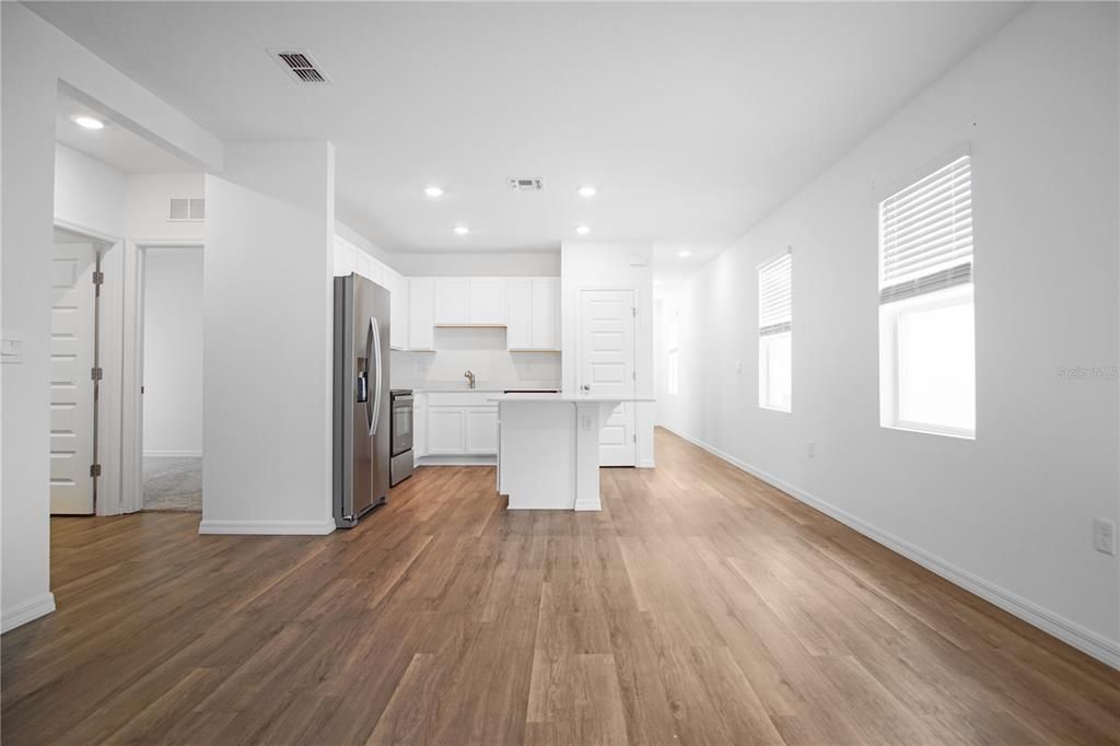 For Rent: $1,895 (3 beds, 2 baths, 1292 Square Feet)