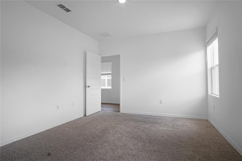 For Rent: $1,895 (3 beds, 2 baths, 1292 Square Feet)