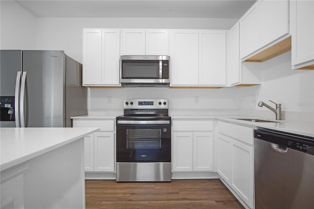 For Rent: $1,895 (3 beds, 2 baths, 1292 Square Feet)
