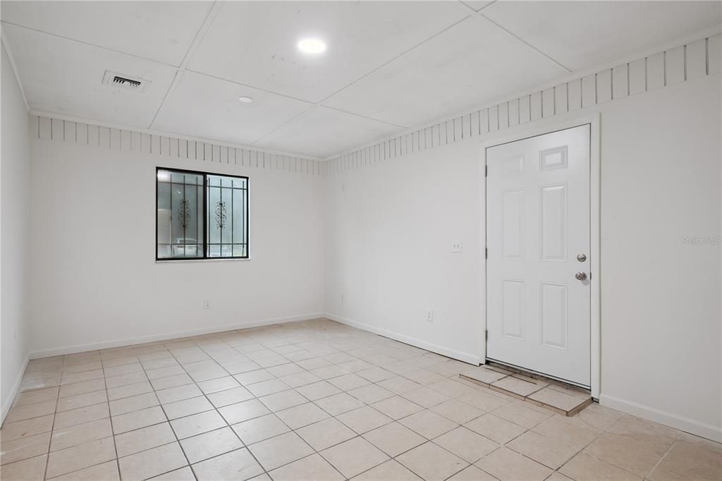 For Sale: $300,000 (4 beds, 2 baths, 1458 Square Feet)