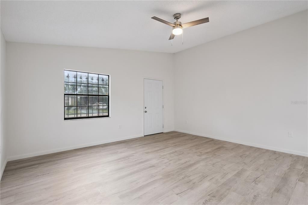 For Sale: $300,000 (4 beds, 2 baths, 1458 Square Feet)