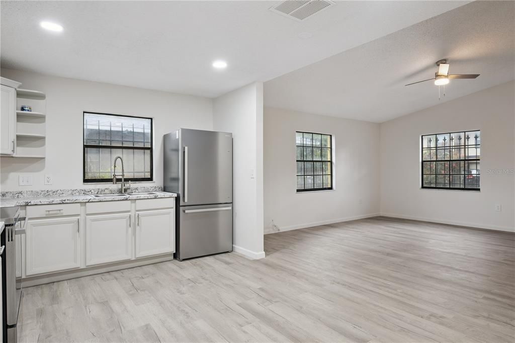 For Sale: $300,000 (4 beds, 2 baths, 1458 Square Feet)
