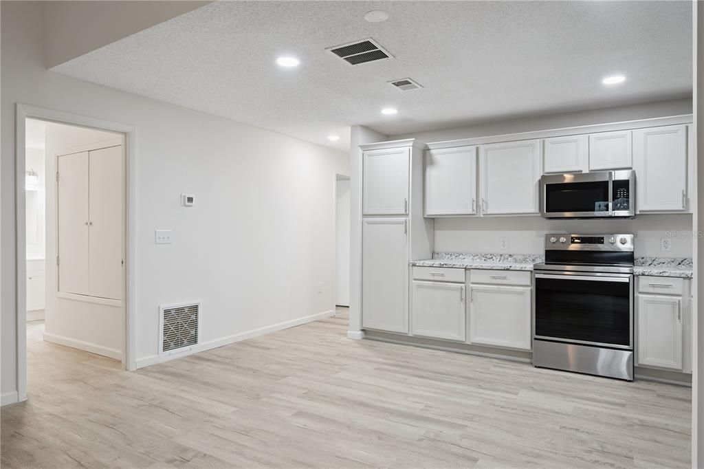 For Sale: $300,000 (4 beds, 2 baths, 1458 Square Feet)
