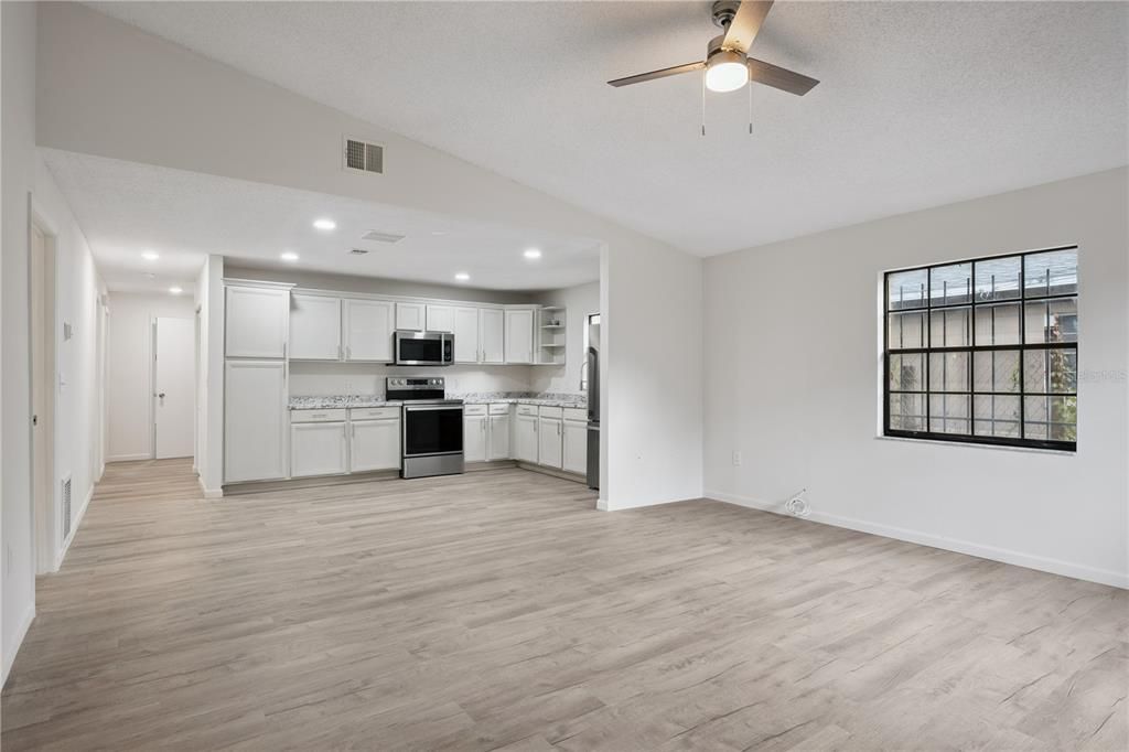 For Sale: $300,000 (4 beds, 2 baths, 1458 Square Feet)