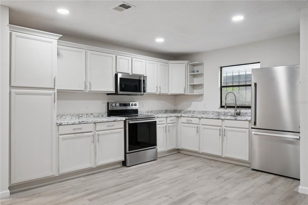 For Sale: $300,000 (4 beds, 2 baths, 1458 Square Feet)